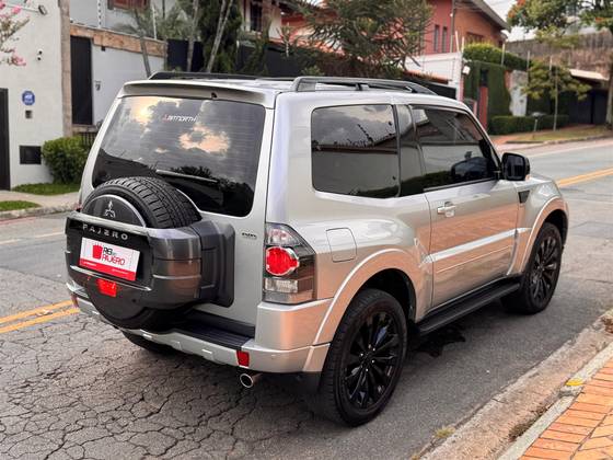 MITSUBISHI PAJERO FULL 3.2 HPE 4X4 16V TURBO INTERCOOLER DIESEL 2P AUTOMÁTICO MITSUBISHI PAJERO FULL 3.2 HPE 4X4 16V TURBO INTERCOOLER DIESEL 2P AUTOMÁTICO